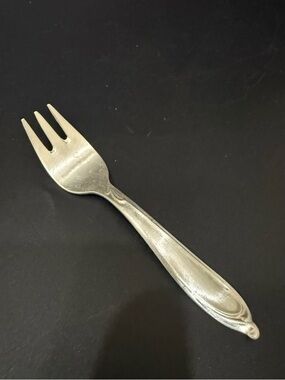 1pc International Deep Silver Silverplated 4-inch Baby Fork